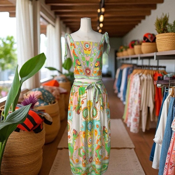 Rose & Olive Dresses & Skirts - ROSE + OLIVE  RESORT | Tank Top & Midi Skirt Colorful Set in Sz Medium